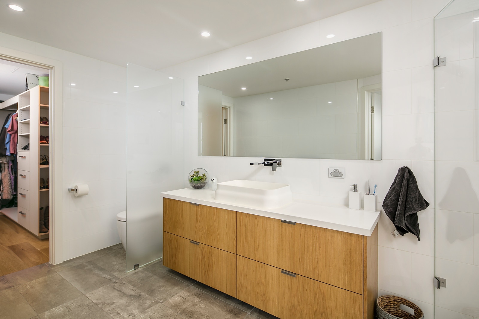 810/19 Holdfast Promenade, Glenelg Sold by Booth Real Estate - image 1