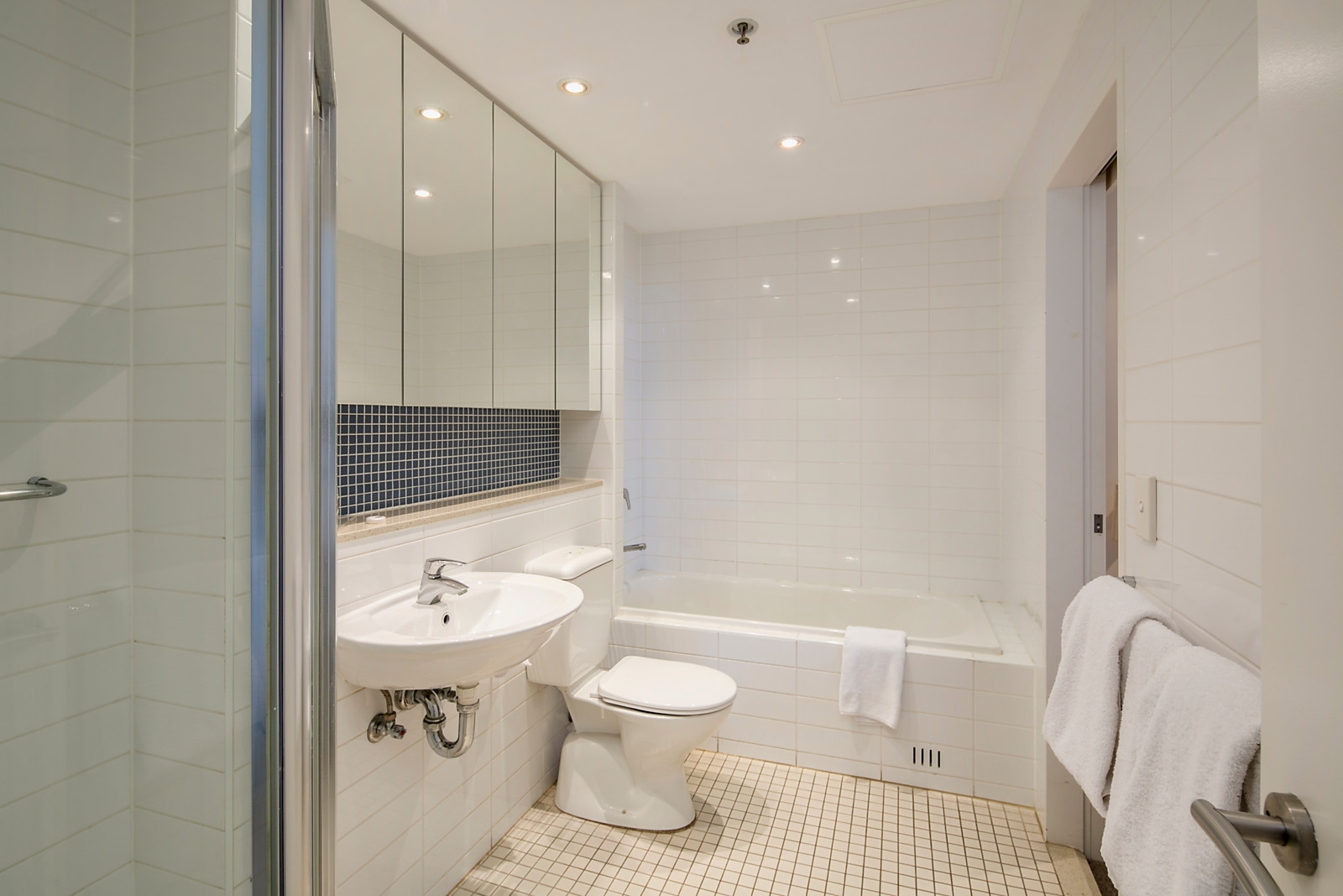 1125/29 Colley Terrace, Glenelg Sold by Booth Real Estate - image 1