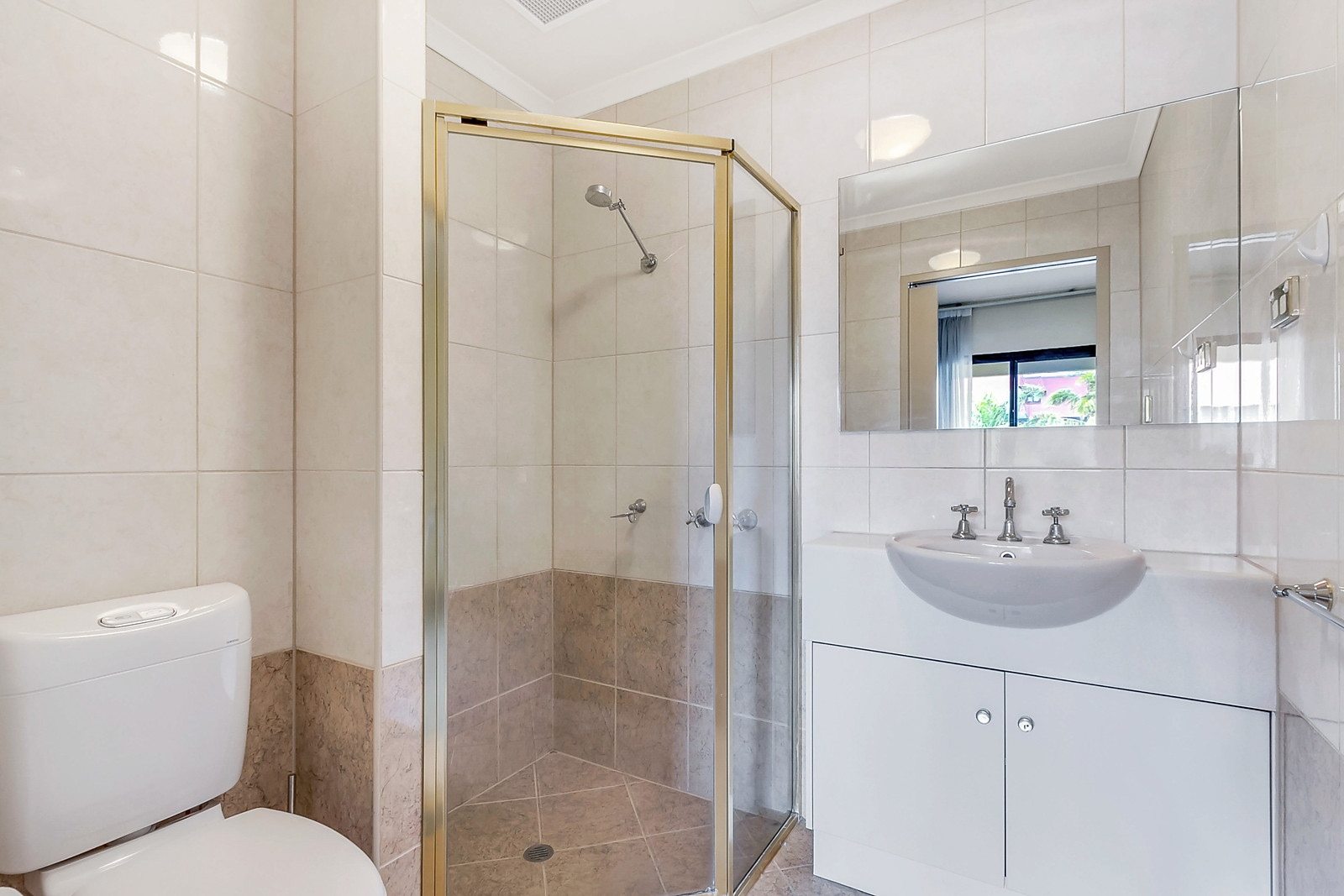 5/688 Anzac Highway, Glenelg Sold by Booth Real Estate - image 1