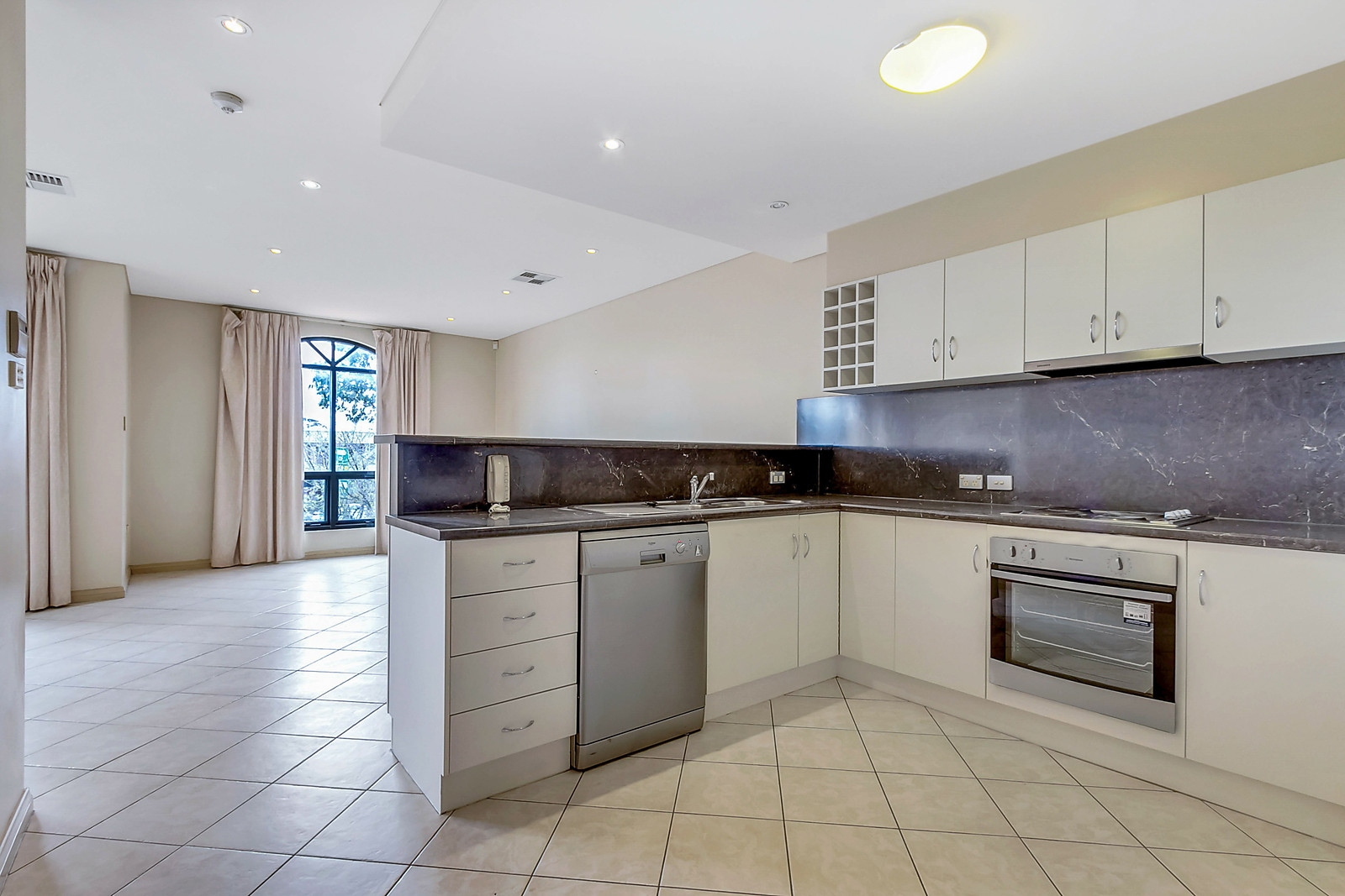 5/688 Anzac Highway, Glenelg Sold by Booth Real Estate - image 1