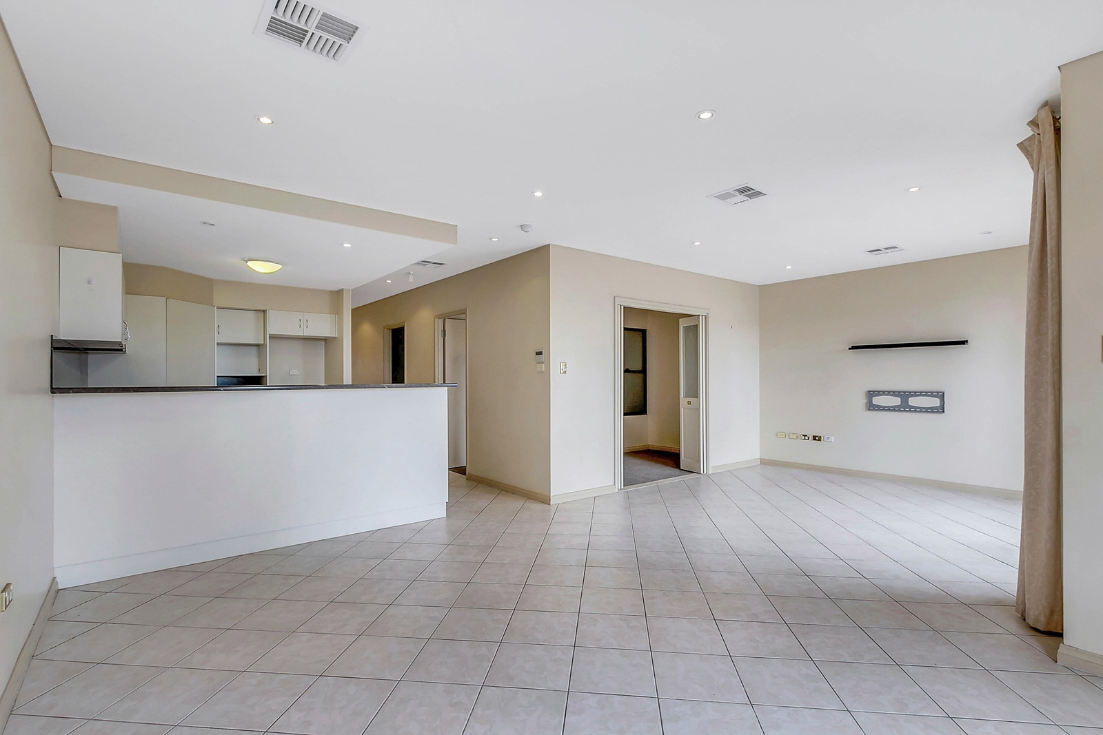 5/688 Anzac Highway, Glenelg Sold by Booth Real Estate - image 1