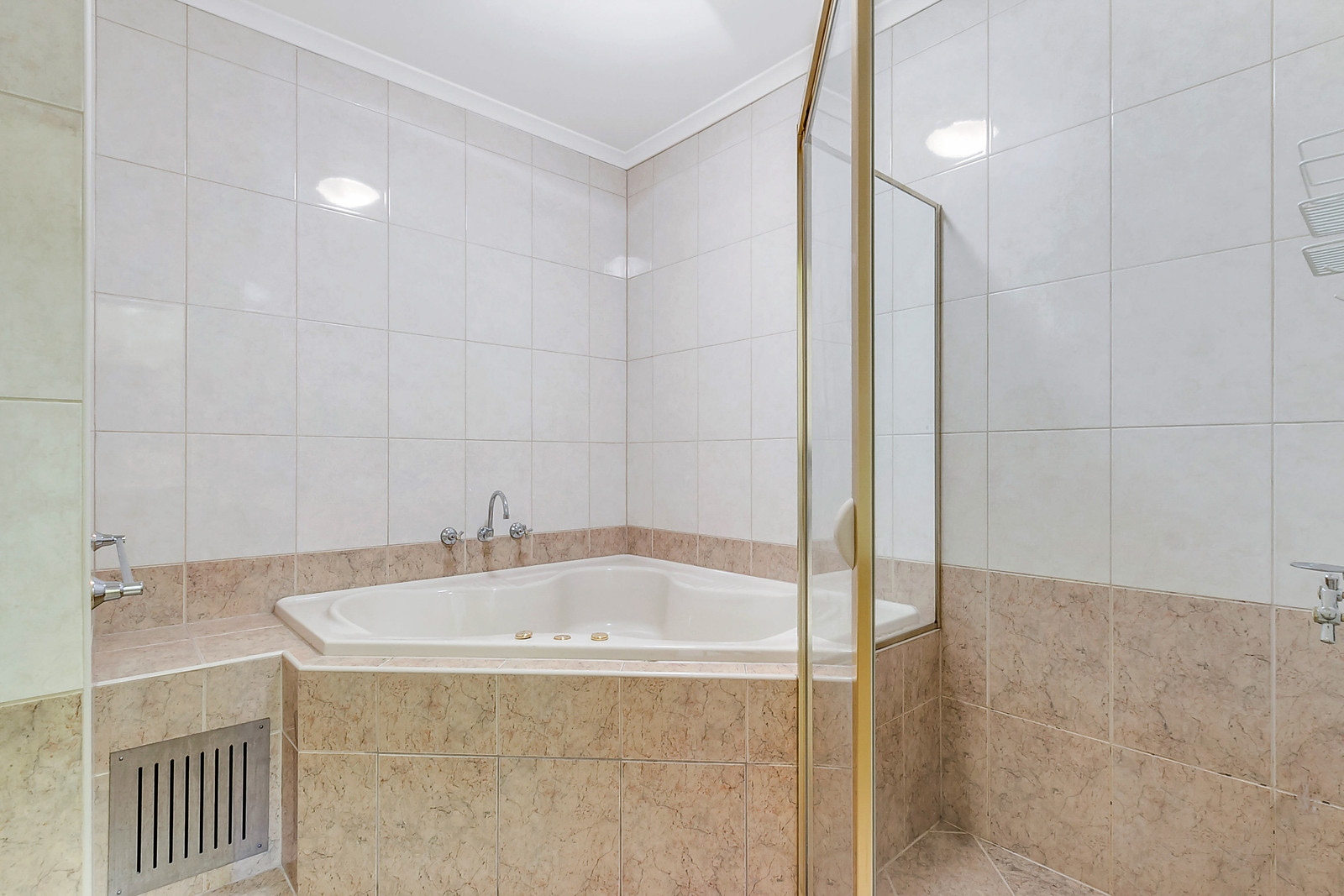 5/688 Anzac Highway, Glenelg Sold by Booth Real Estate - image 1