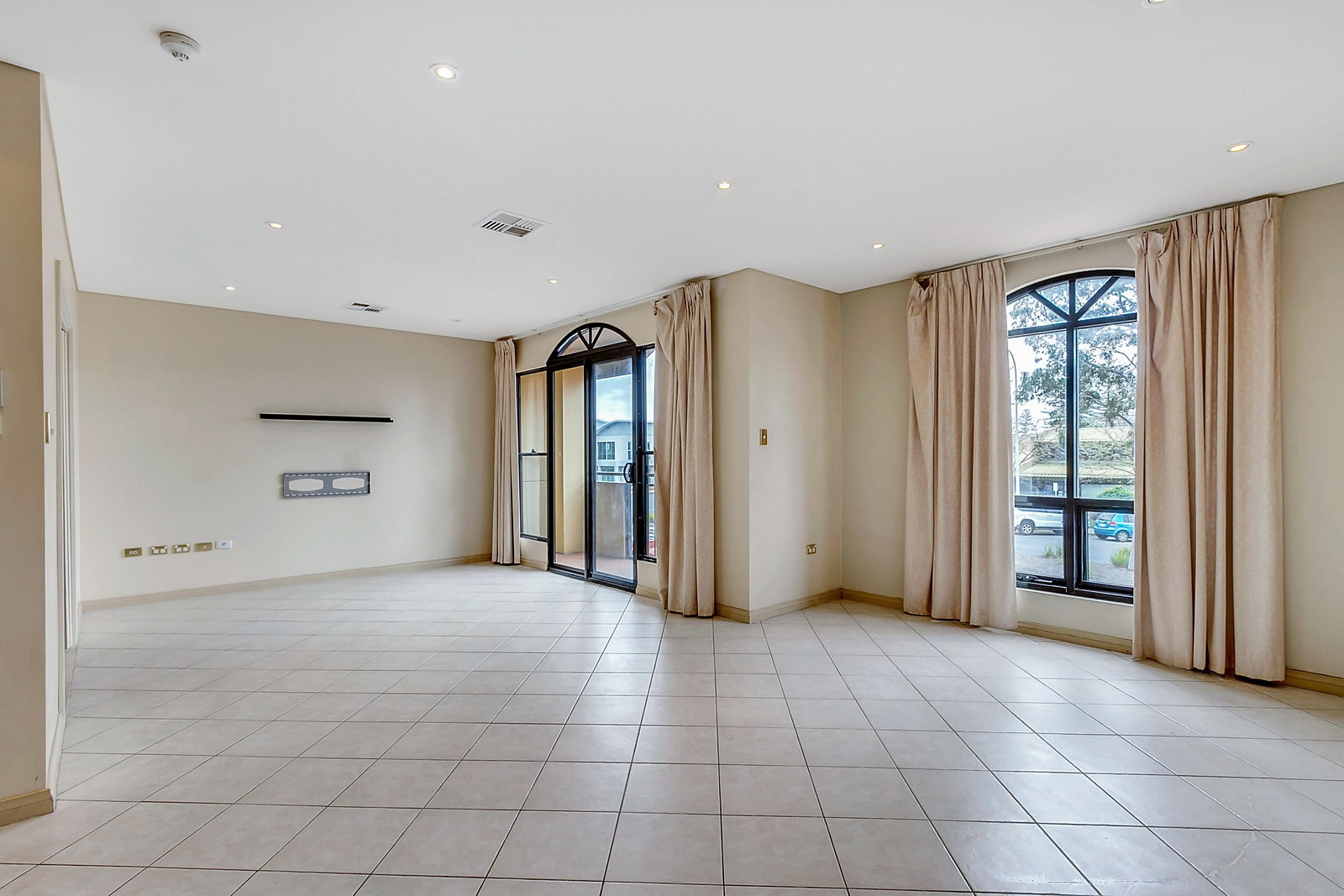 5/688 Anzac Highway, Glenelg Sold by Booth Real Estate - image 1