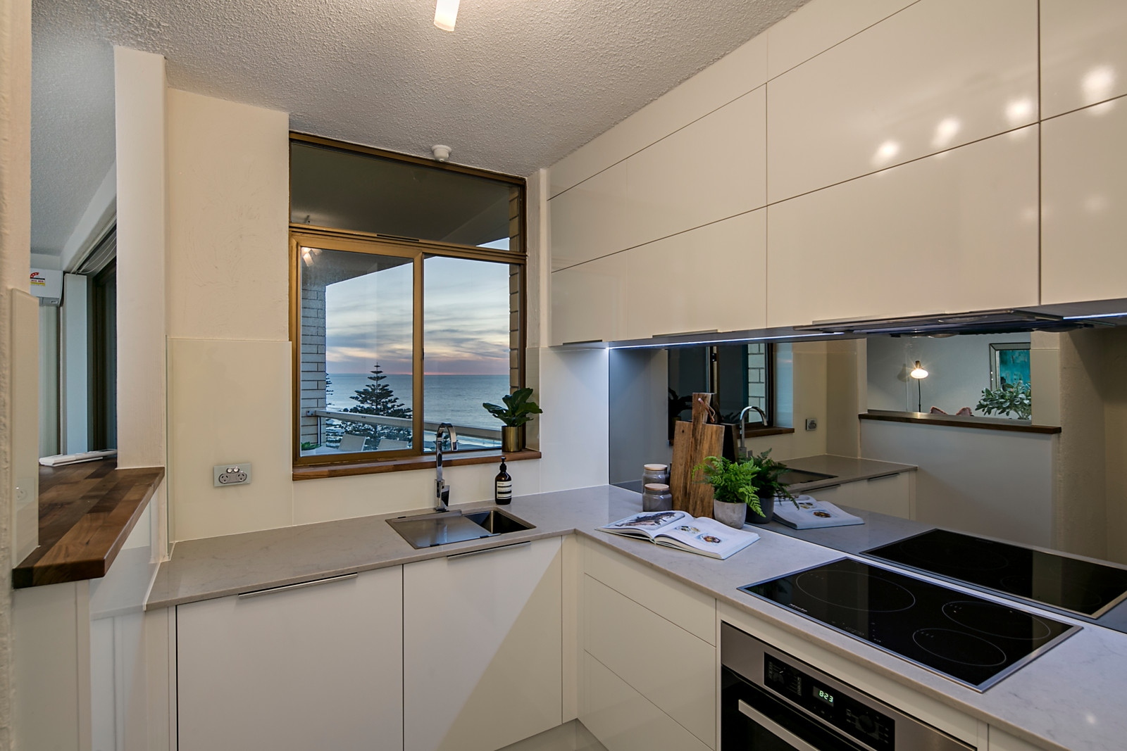 91/13 South Esplanade, Glenelg Sold by Booth Real Estate - image 1
