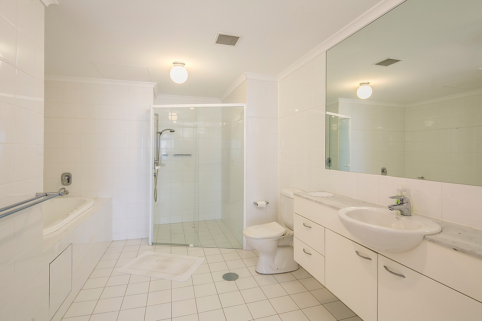 30/7 Holdfast Promenade, Glenelg Sold by Booth Real Estate - image 1
