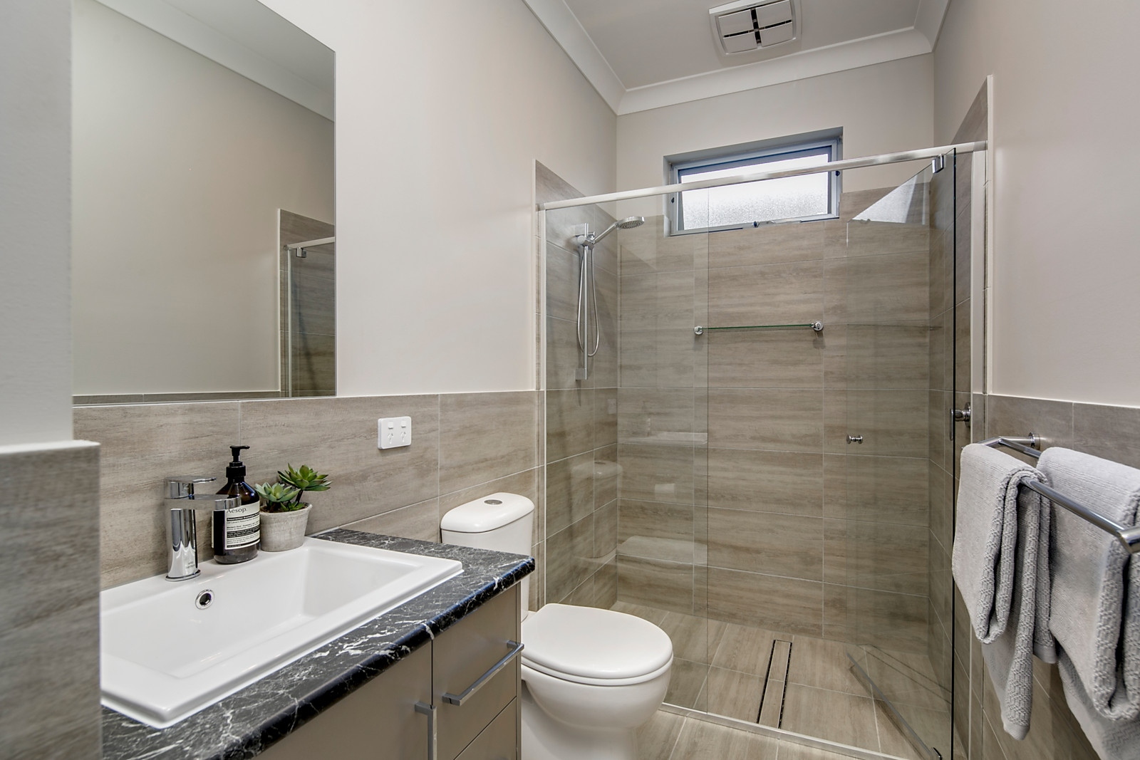 5 White Sands Drive, Grange Sold by Booth Real Estate - image 1