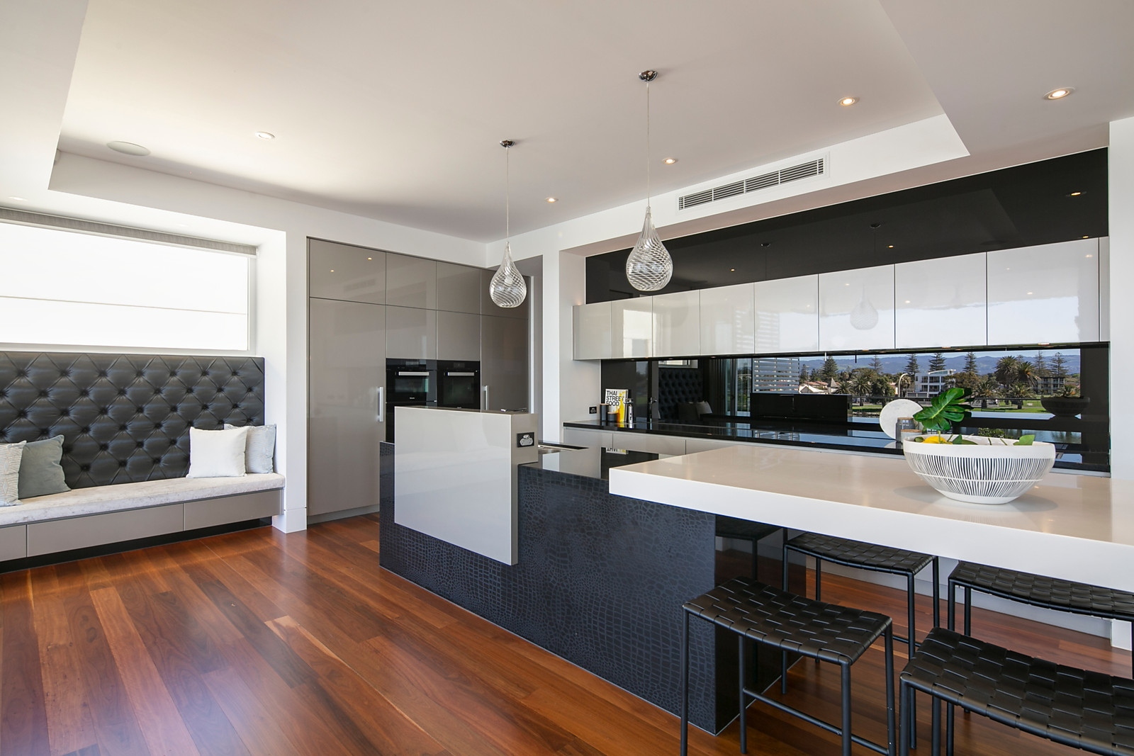 10 Patawalonga Frontage, Glenelg North Sold by Booth Real Estate - image 1