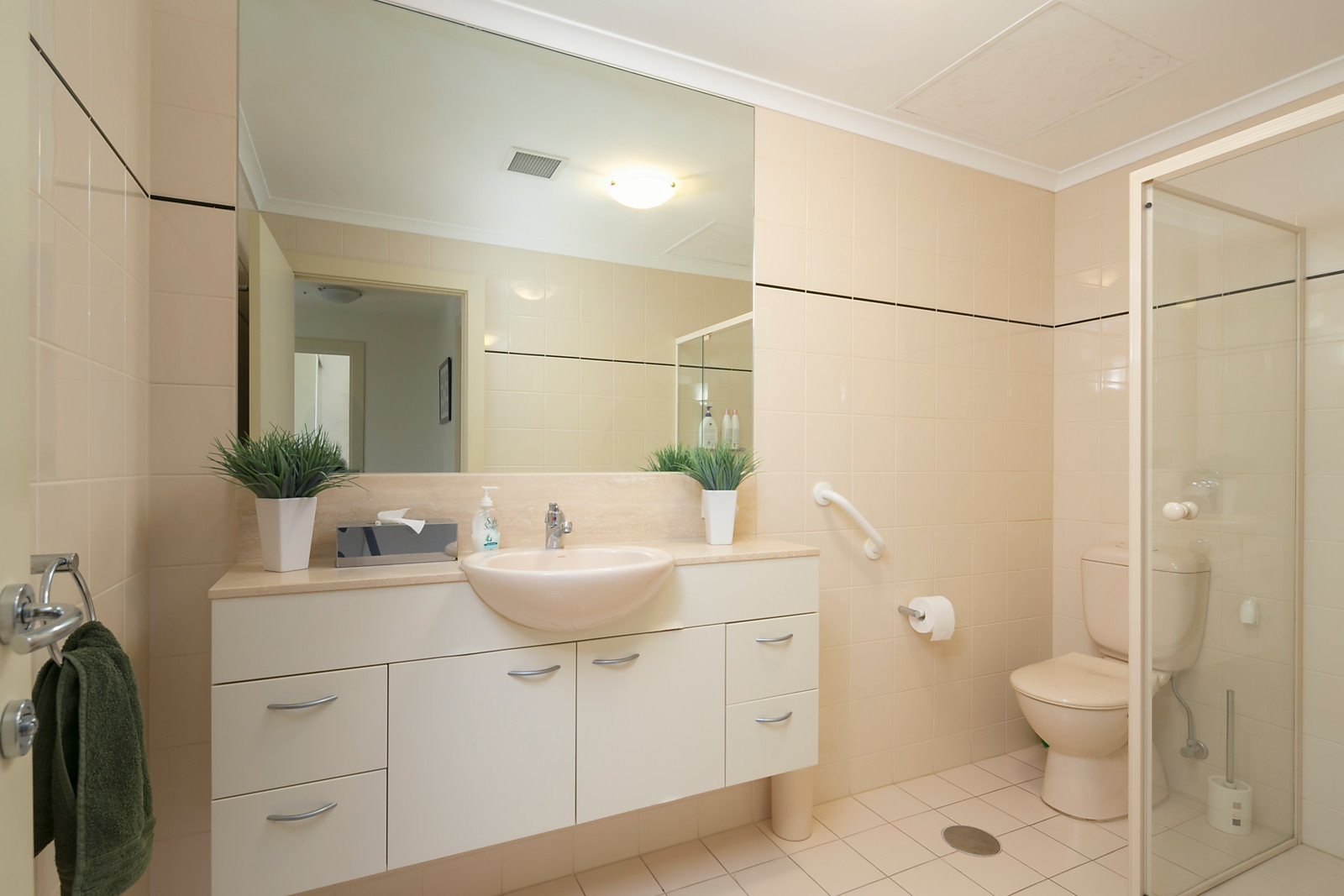 17/30 Colley Terrace, Glenelg Sold by Booth Real Estate - image 1
