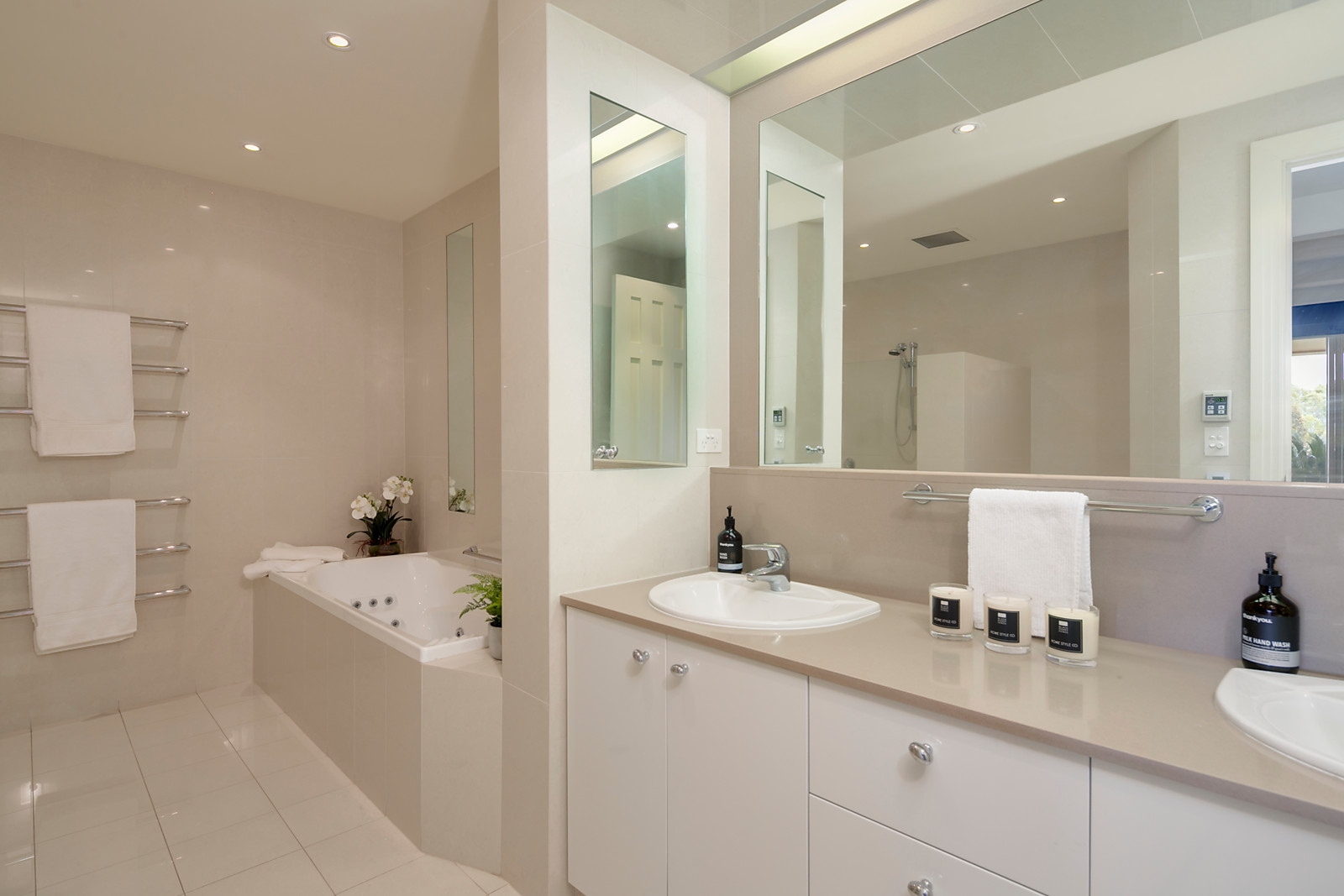 3/225 East Terrace, Adelaide Sold by Booth Real Estate - image 1
