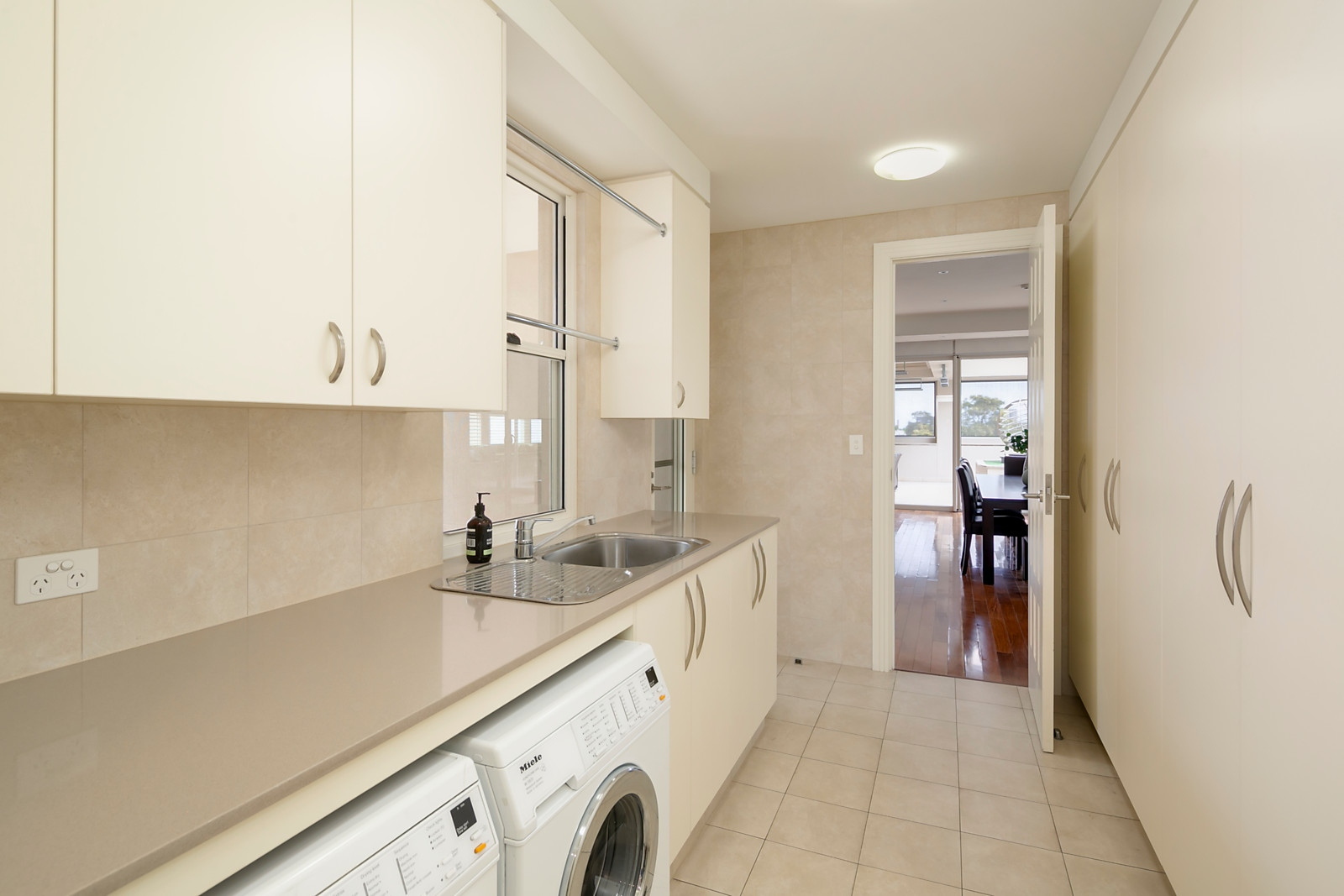 3/225 East Terrace, Adelaide Sold by Booth Real Estate - image 1