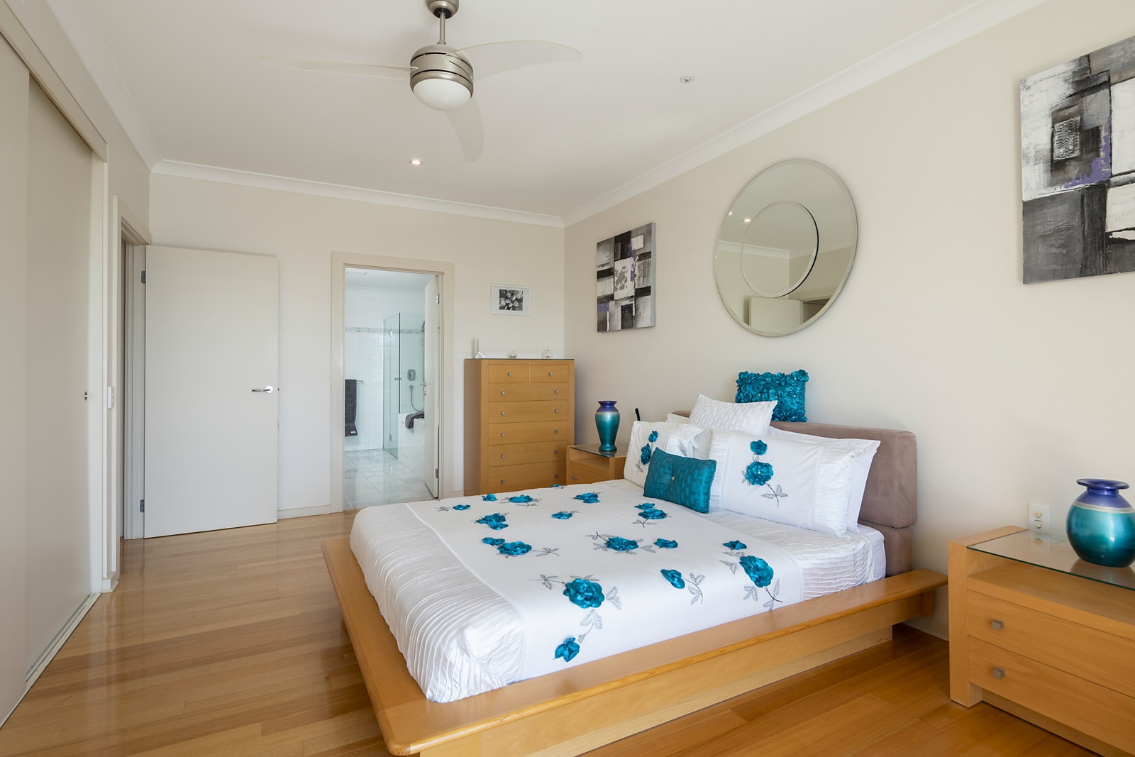 47/5 Holdfast Promenade, Glenelg Sold by Booth Real Estate - image 1