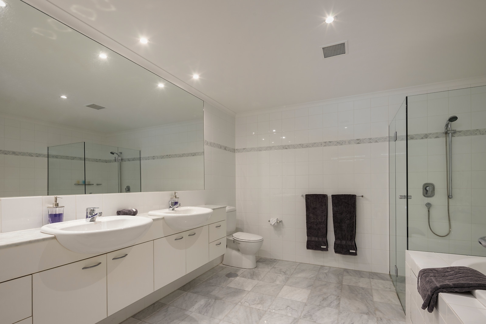 47/5 Holdfast Promenade, Glenelg Sold by Booth Real Estate - image 1
