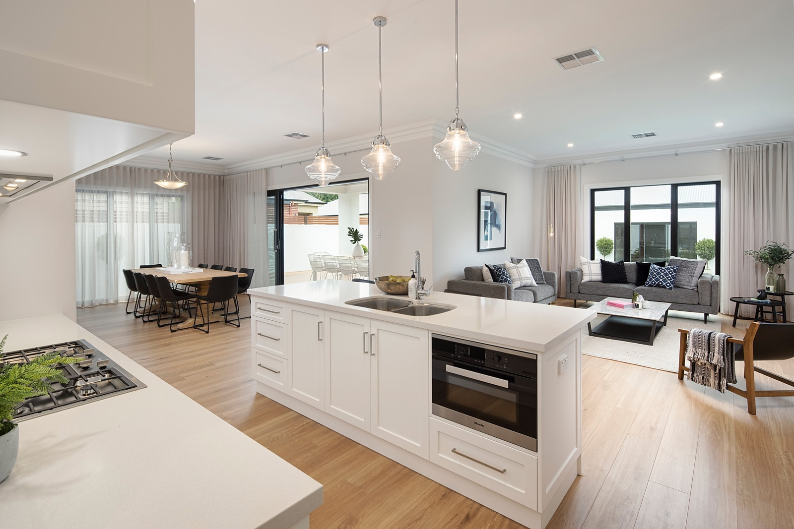 53 Seventh Avenue, St Peters Sold by Booth Real Estate - image 1