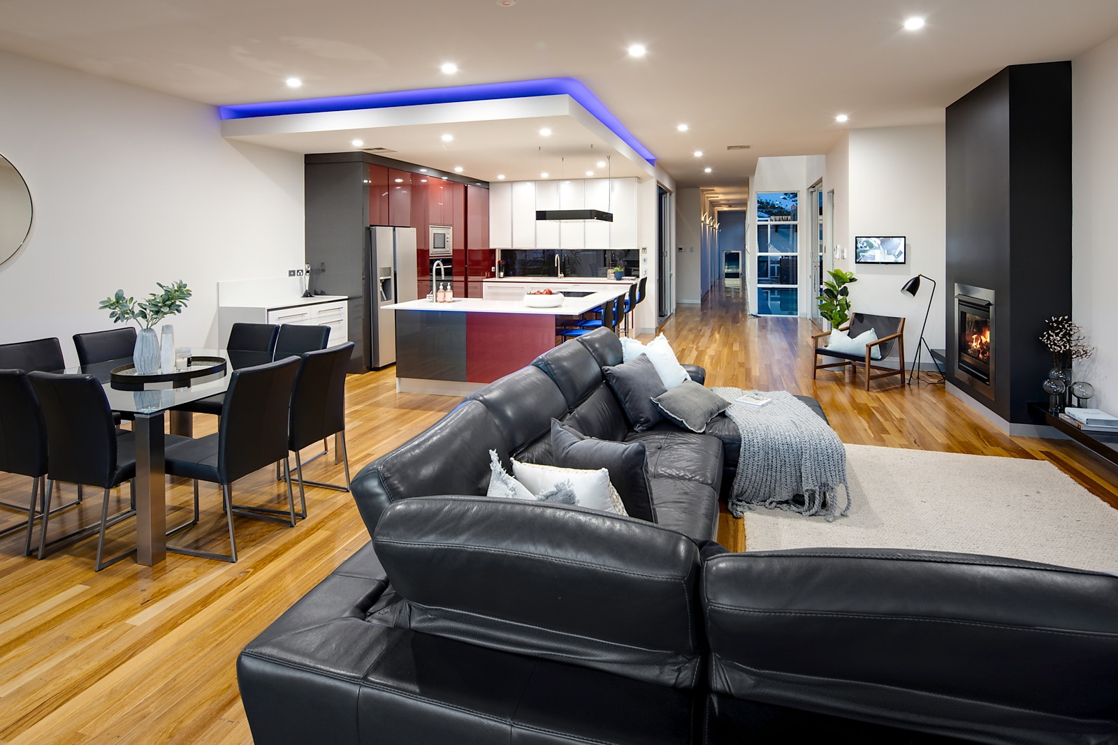 83 Esplanade, Henley Beach South Sold by Booth Real Estate - image 1