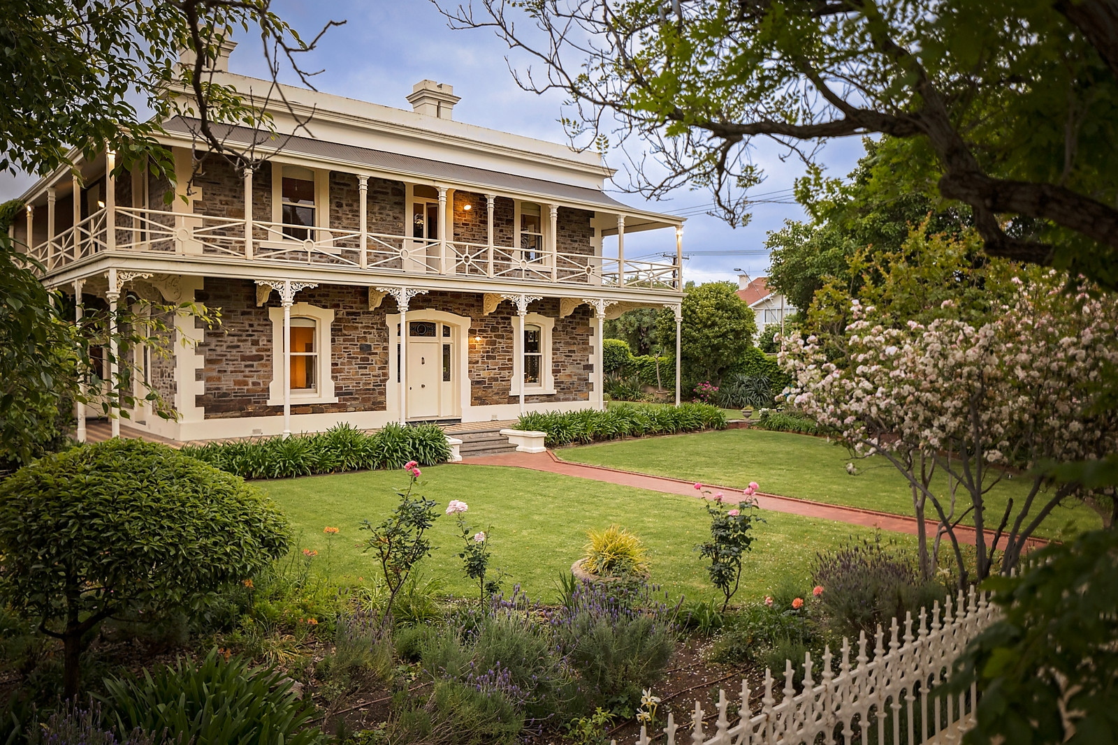 102-106 Barnard Street, North Adelaide Sold by Booth Real Estate - image 1