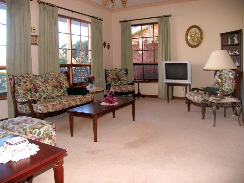 8 Capri Close, West Lakes Sold by Booth Real Estate - image 1