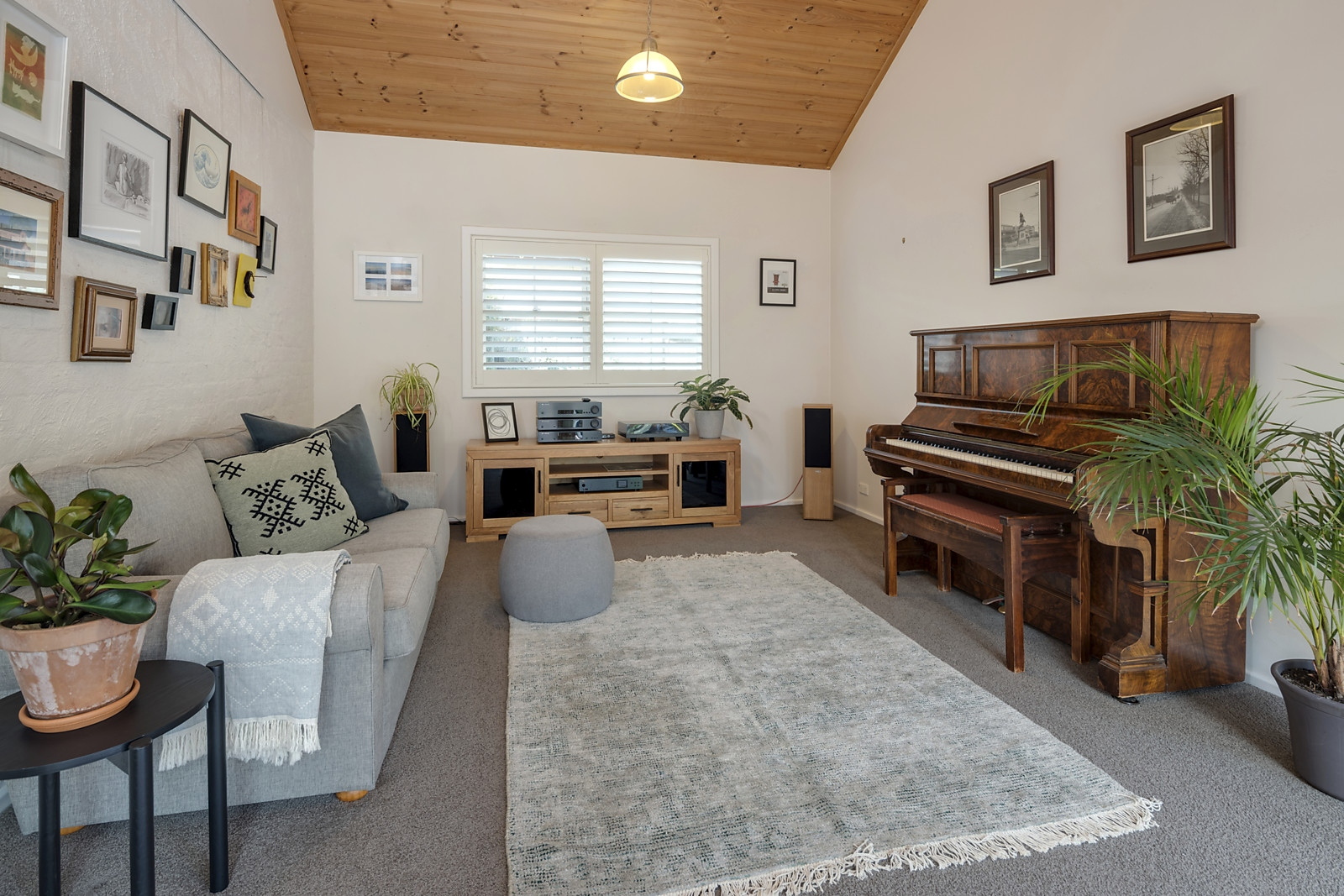 32 King George Avenue, Brighton Sold by Booth Real Estate - image 1