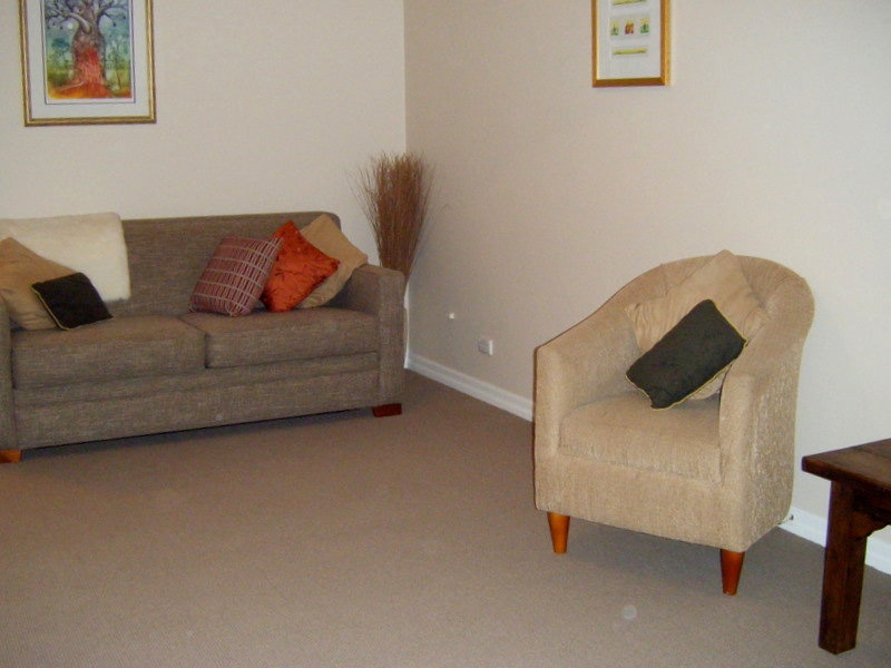 2/6 West Terrace, Kensington Gardens Sold by Booth Real Estate - image 1