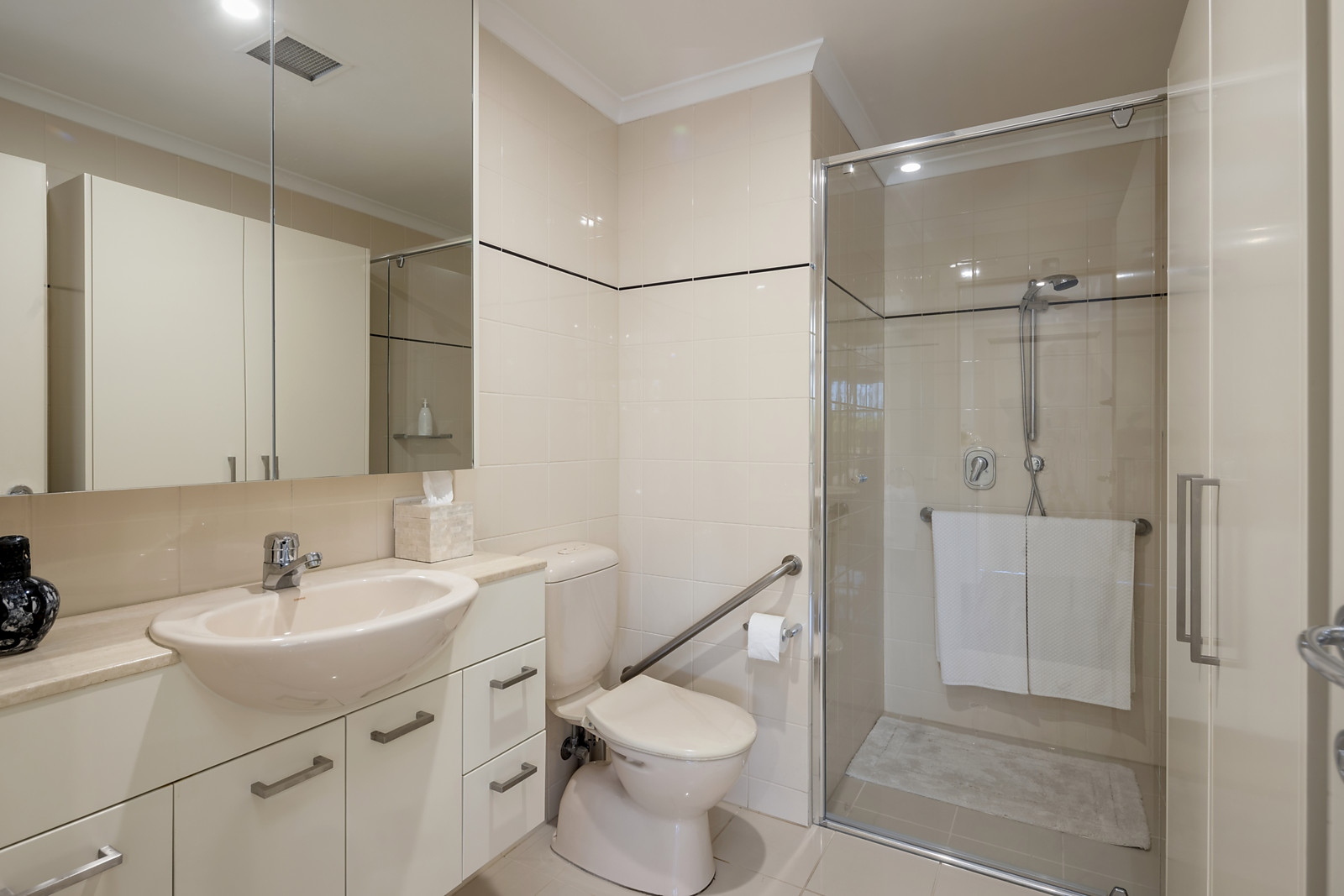24/31 Colley Terrace, Glenelg Sold by Booth Real Estate - image 1
