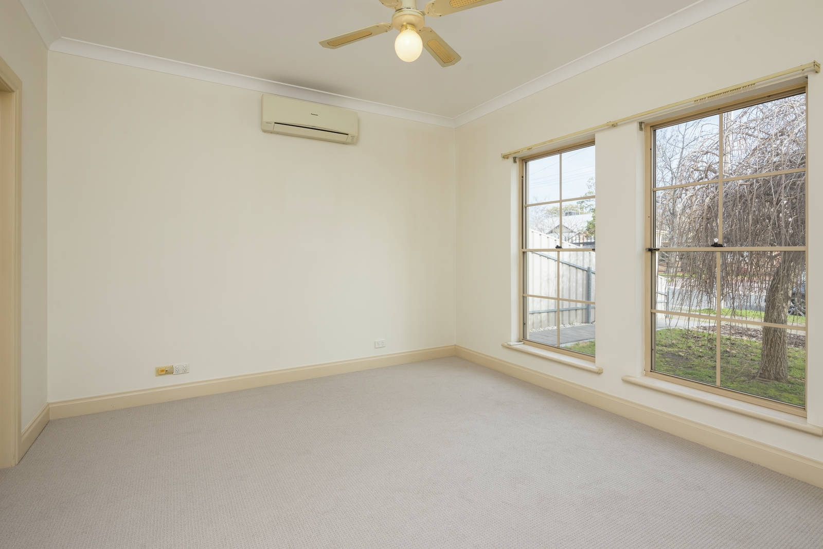 4/4 Treloar Avenue, Kensington Park Sold by Booth Real Estate - image 1