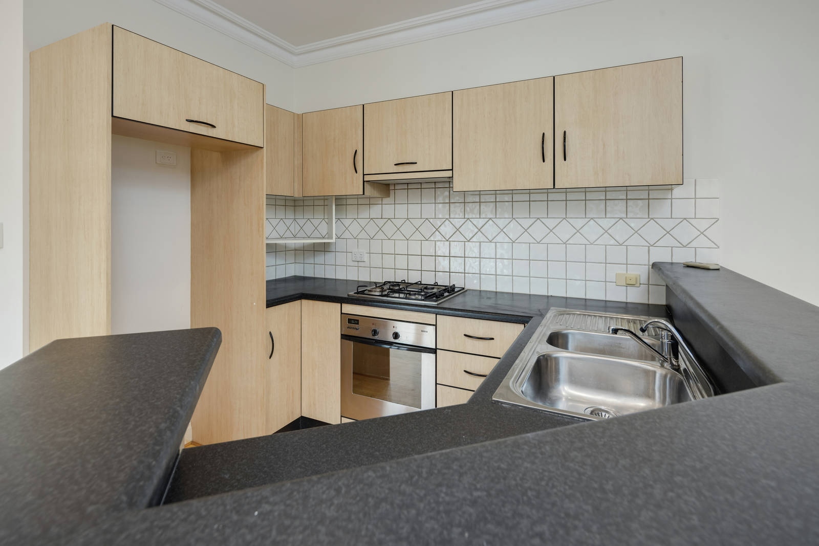 4/4 Treloar Avenue, Kensington Park Sold by Booth Real Estate - image 1