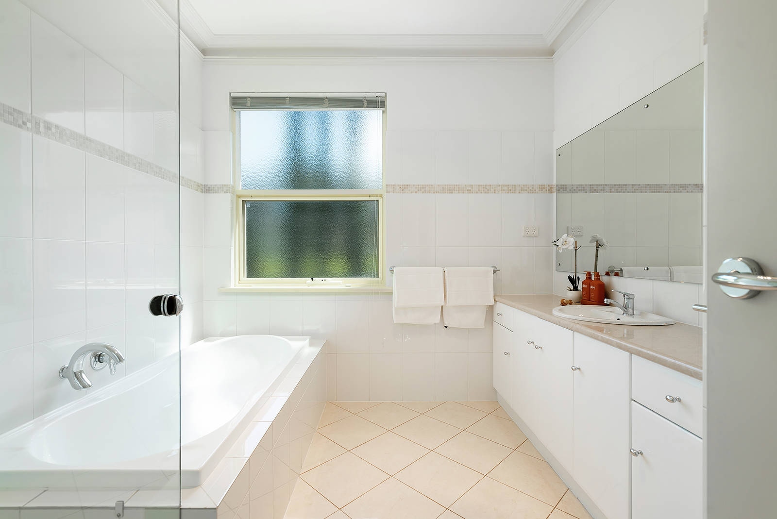 17B Hawkers Road, Medindie Sold by Booth Real Estate - image 1