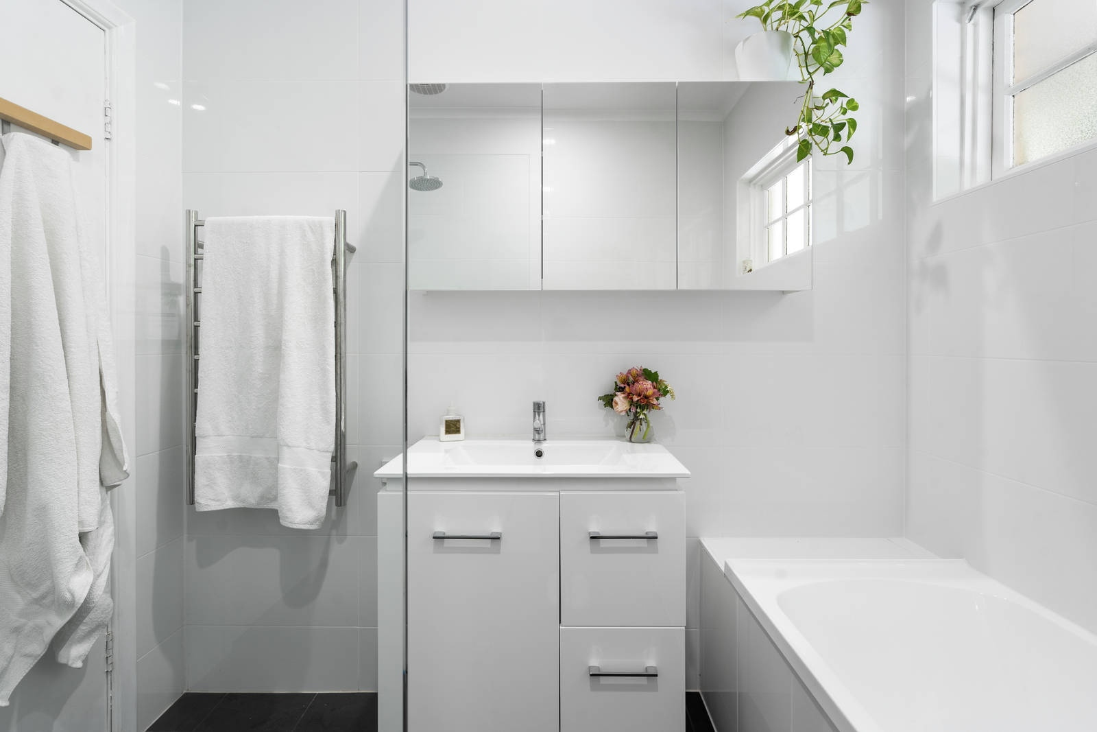 4/47 Myall Avenue, Kensington Gardens Sold by Booth Real Estate - image 1