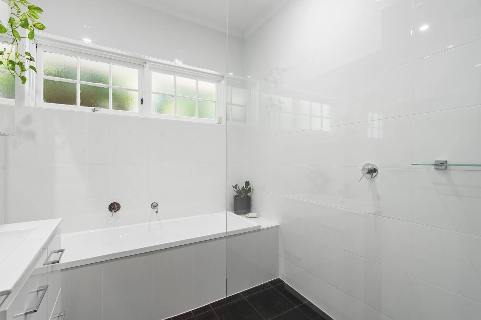 4/47 Myall Avenue, Kensington Gardens Sold by Booth Real Estate - image 1