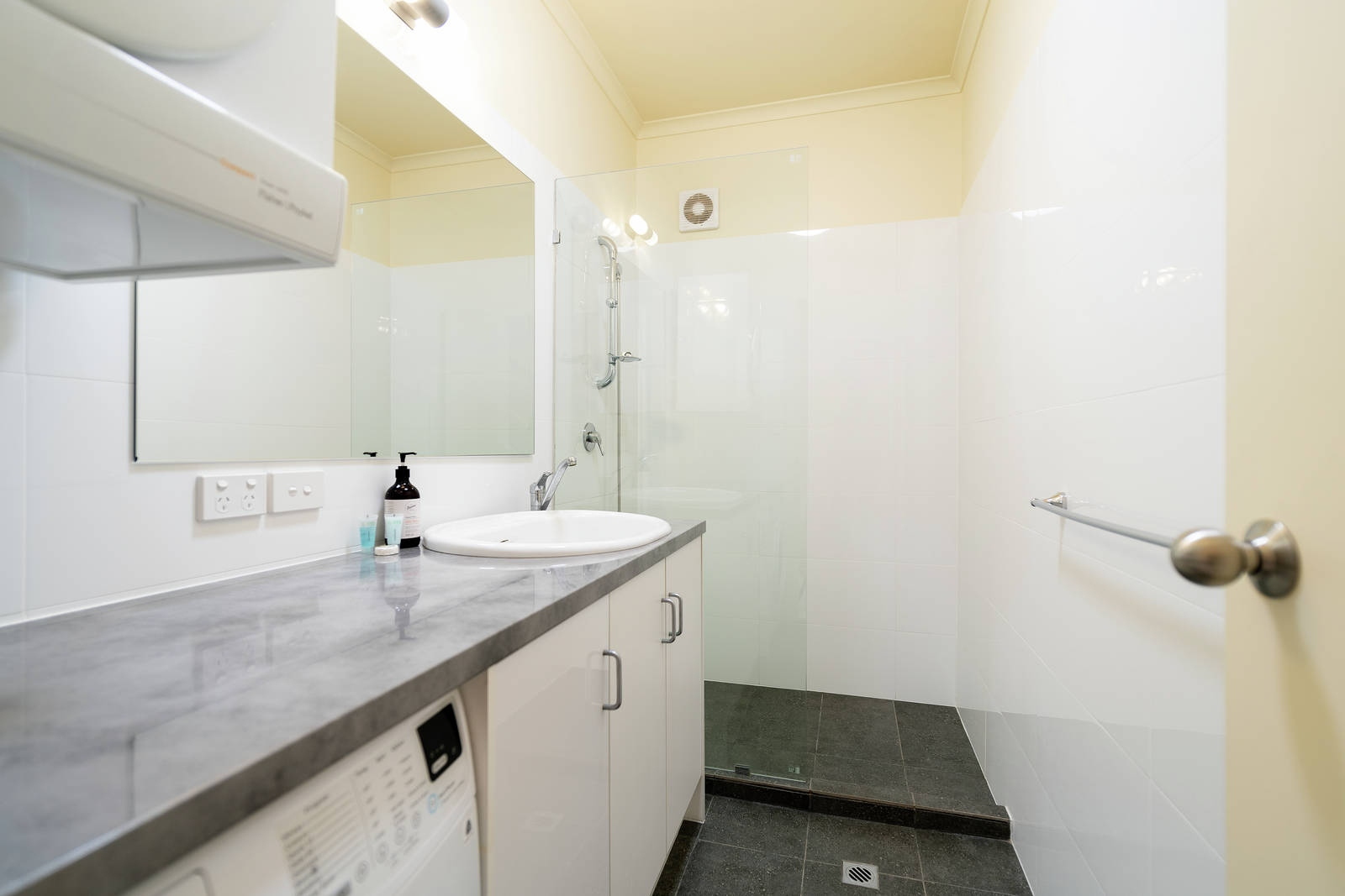 37A Hargreaves Road, Middleton Sold by Booth Real Estate - image 1