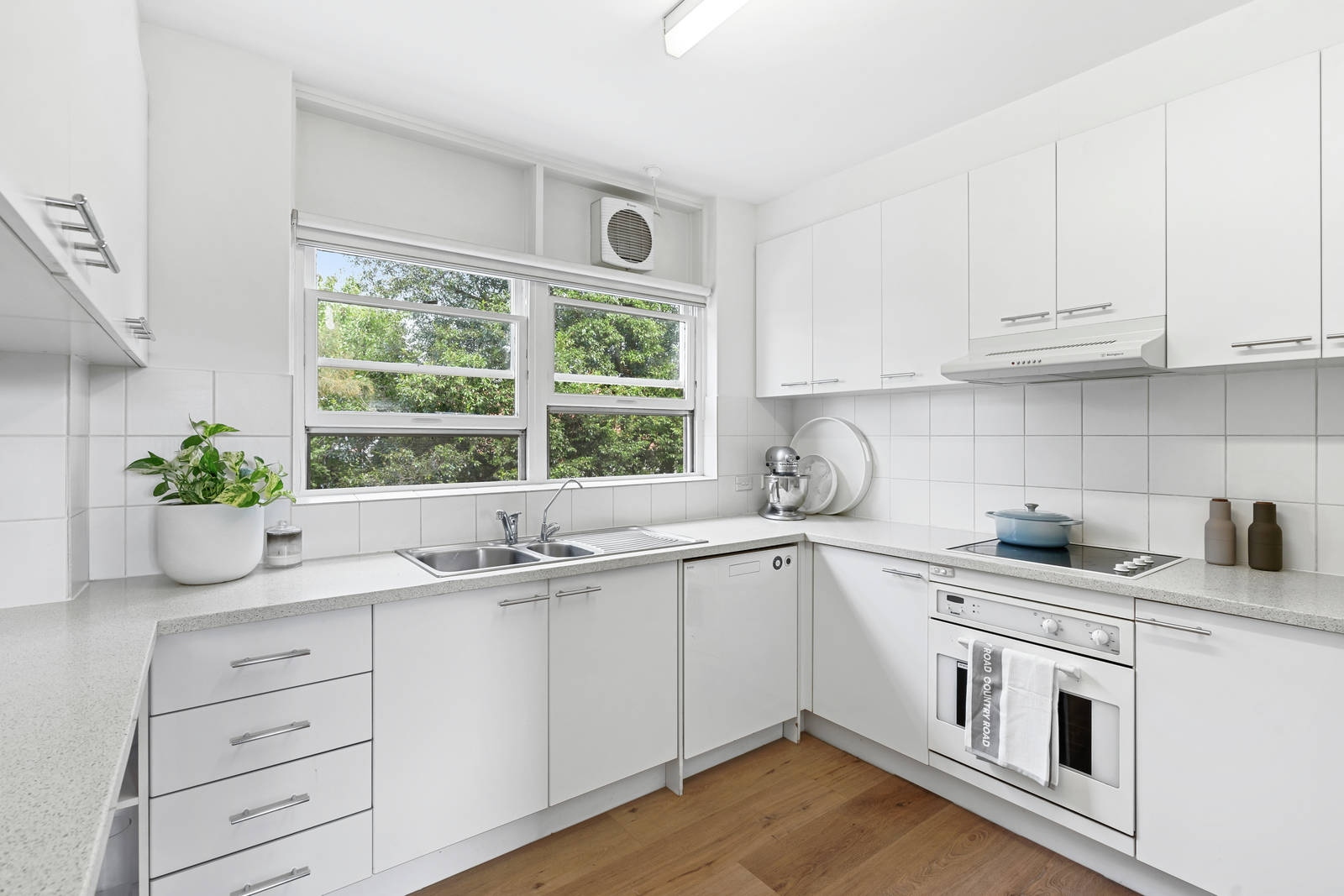 6/181 Stanley Street, North Adelaide Sold by Booth Real Estate - image 1