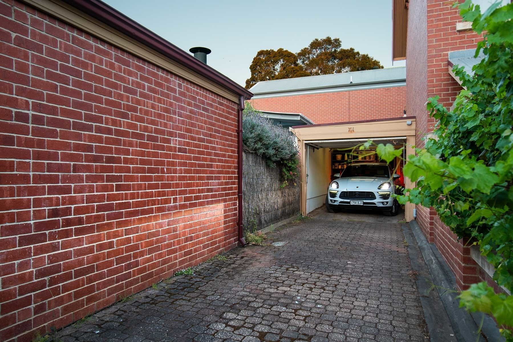 101 Barton Terrace West, North Adelaide Sold by Booth Real Estate - image 1