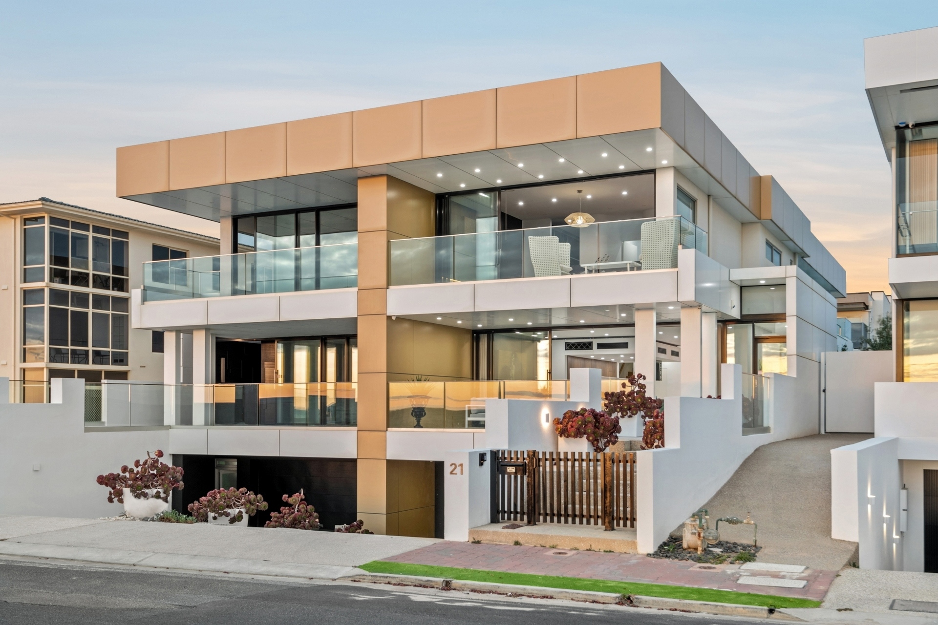 21 North Esplanade, Glenelg North Sold by Booth Real Estate - image 1