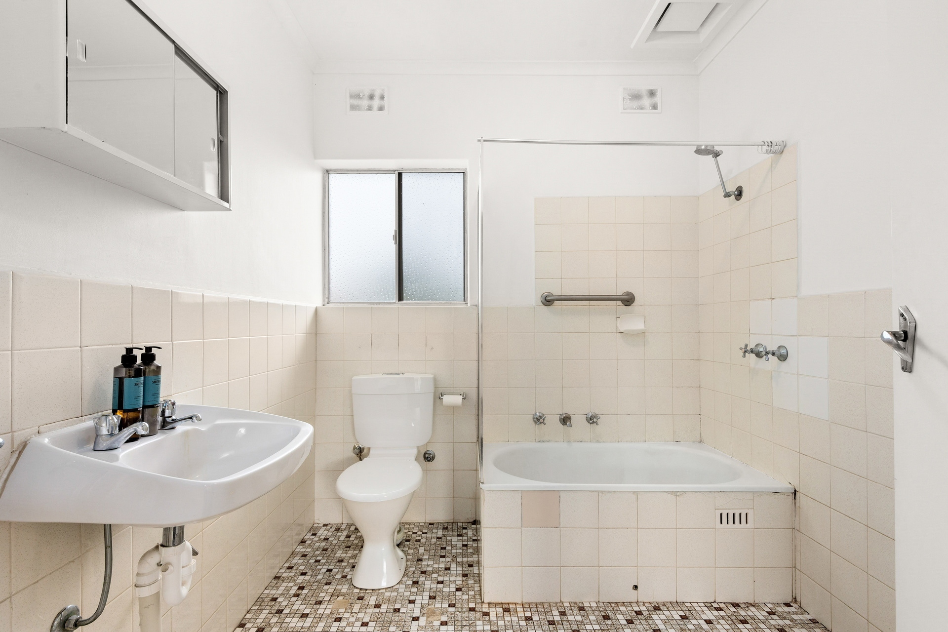 1-3/116 Gorge Road, Newton Sold by Booth Real Estate - image 1