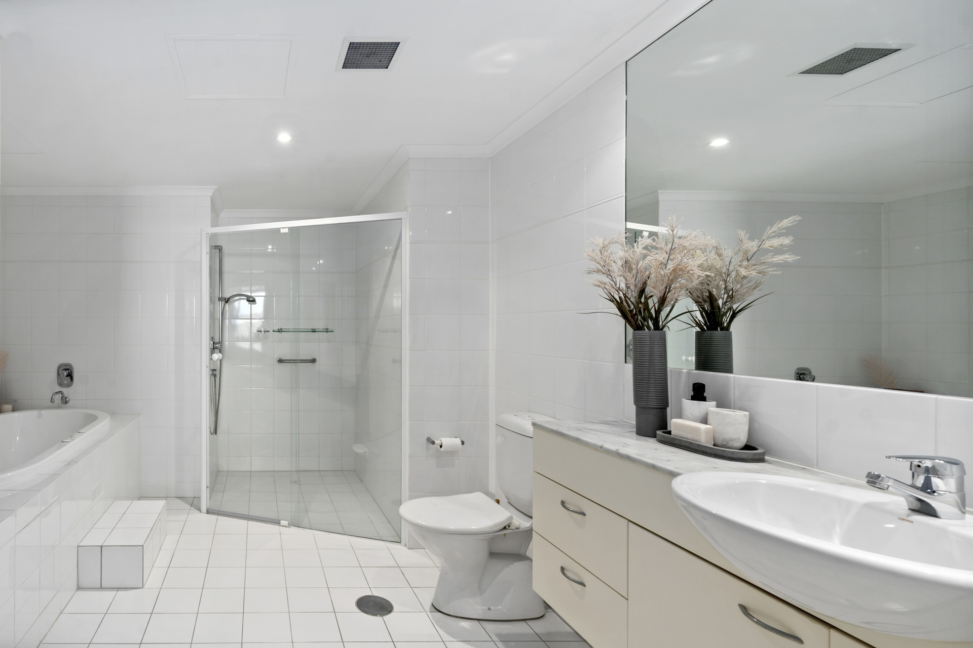 40/5 Holdfast Promenade, Glenelg Sold by Booth Real Estate - image 1