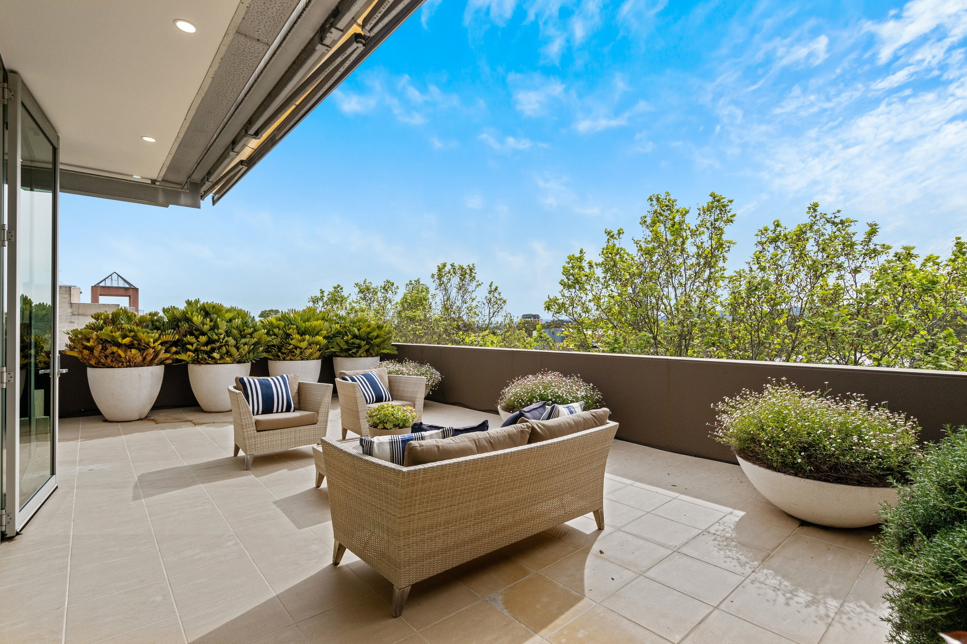 10/25 Hutt Street, Adelaide Sold by Booth Real Estate - image 1