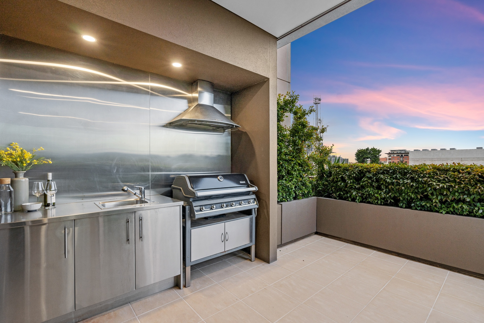 10/25 Hutt Street, Adelaide Sold by Booth Real Estate - image 1