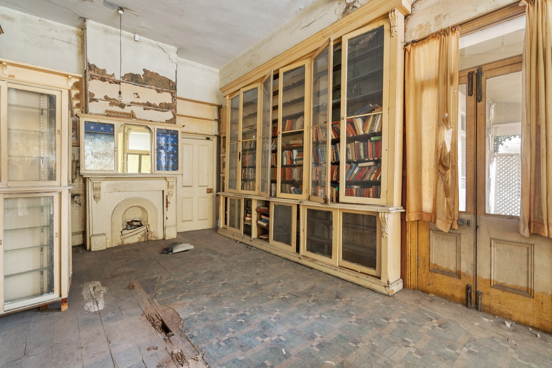 111 Semaphore Road, Semaphore Sold by Booth Real Estate - image 1